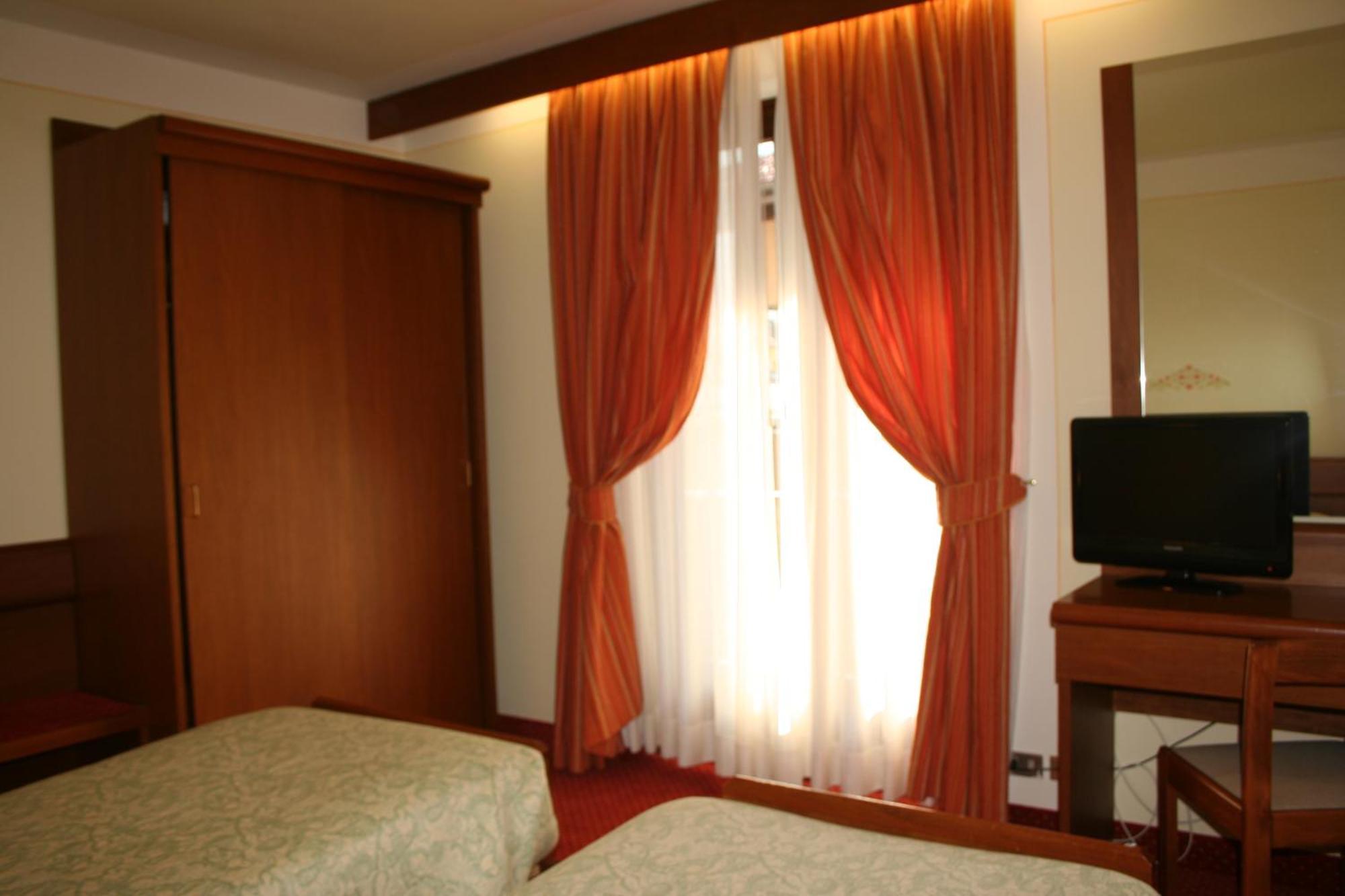 Hotel Collini Pinzolo Ngoại thất bức ảnh