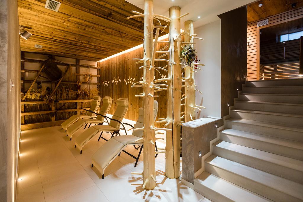 Hotel Collini Pinzolo Ngoại thất bức ảnh